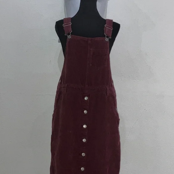 Burgundy Levi’s corduroy overall dress - Picture 4 of 13
